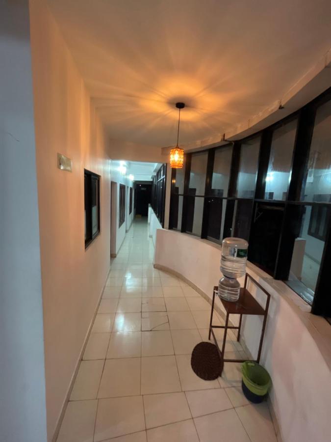 Tower 21 Regency Hotel Kochi Екстериор снимка