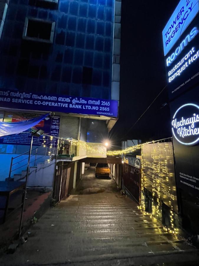 Tower 21 Regency Hotel Kochi Екстериор снимка
