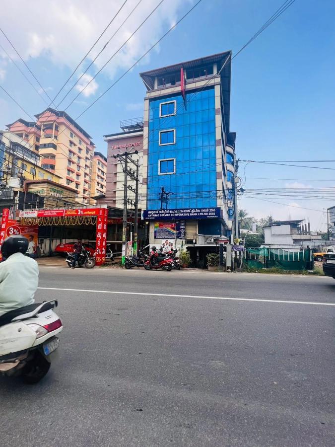 Tower 21 Regency Hotel Kochi Екстериор снимка