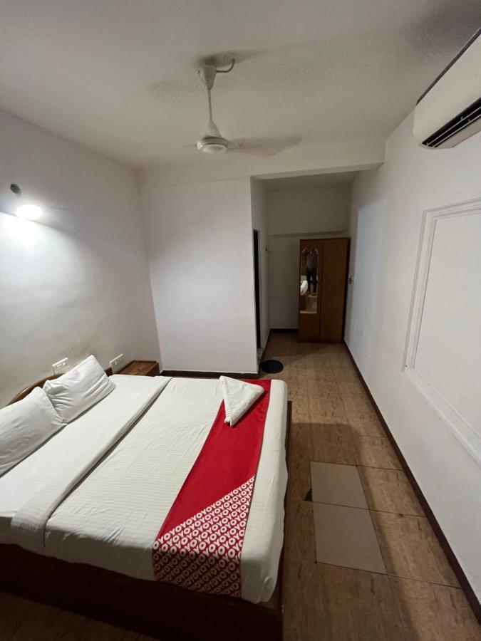 Tower 21 Regency Hotel Kochi Екстериор снимка