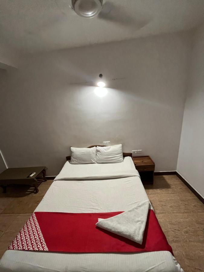 Tower 21 Regency Hotel Kochi Екстериор снимка