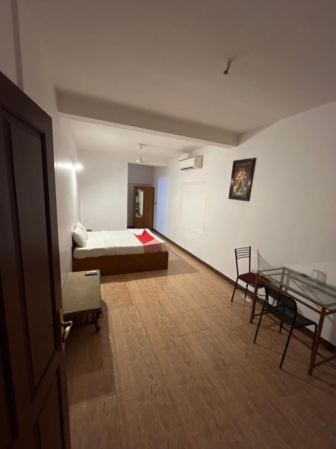 Tower 21 Regency Hotel Kochi Екстериор снимка
