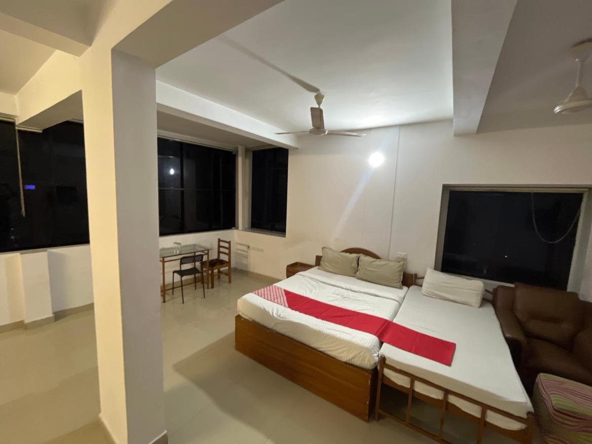 Tower 21 Regency Hotel Kochi Екстериор снимка
